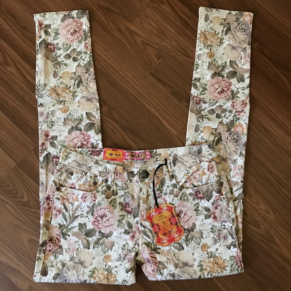 NEW FLORAL SUMMER GIRLS JEANS SIZE 11